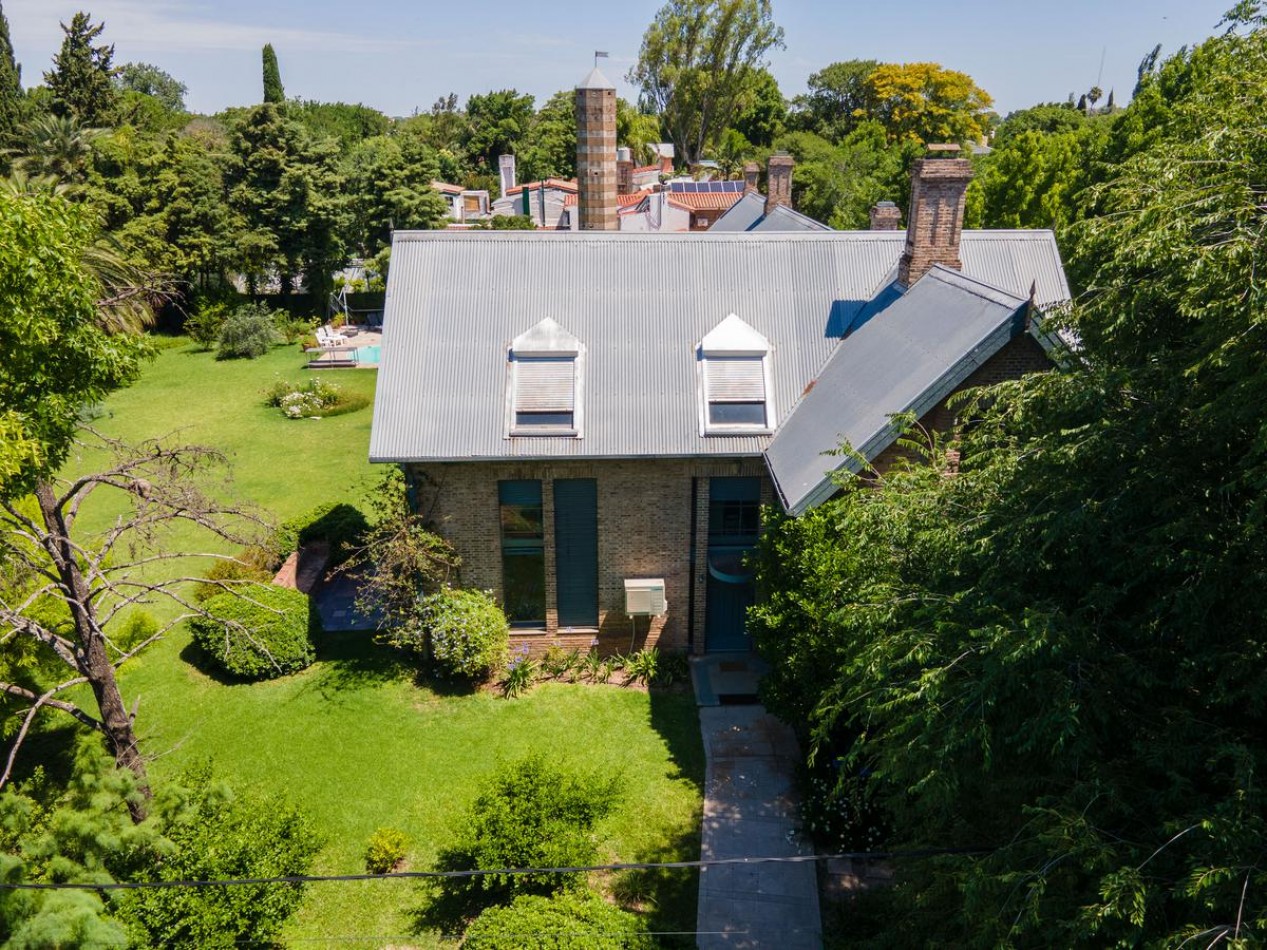 Exclusiva Residencia de 5 dormitorios, 7 baños, con amplio jardin y amenities de lujo