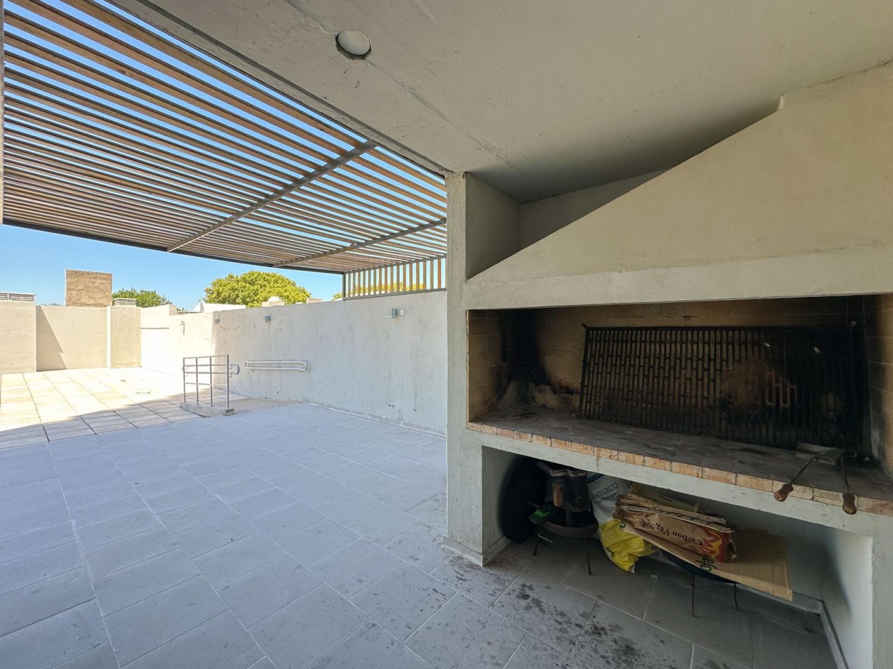 Oportunidad! Departamento un Dormitorio con cochera en el epicentro de Alberdi Bv.Rondeau 1800 Piso 12-03 Cochera Subsuelo 00-16