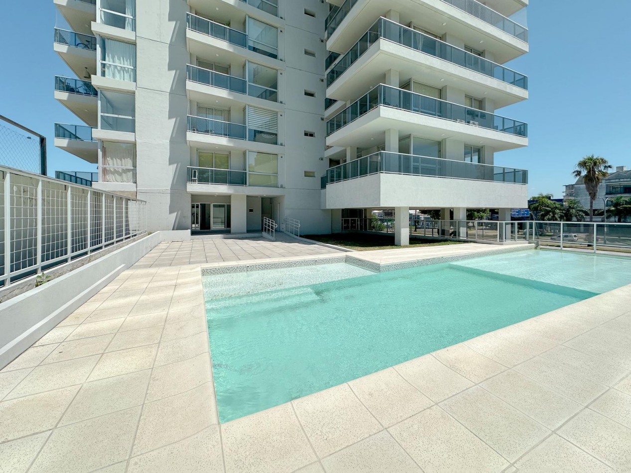 Oportunidad! Departamento un Dormitorio con cochera en el epicentro de Alberdi Bv.Rondeau 1800 Piso 12-03 Cochera Subsuelo 00-16