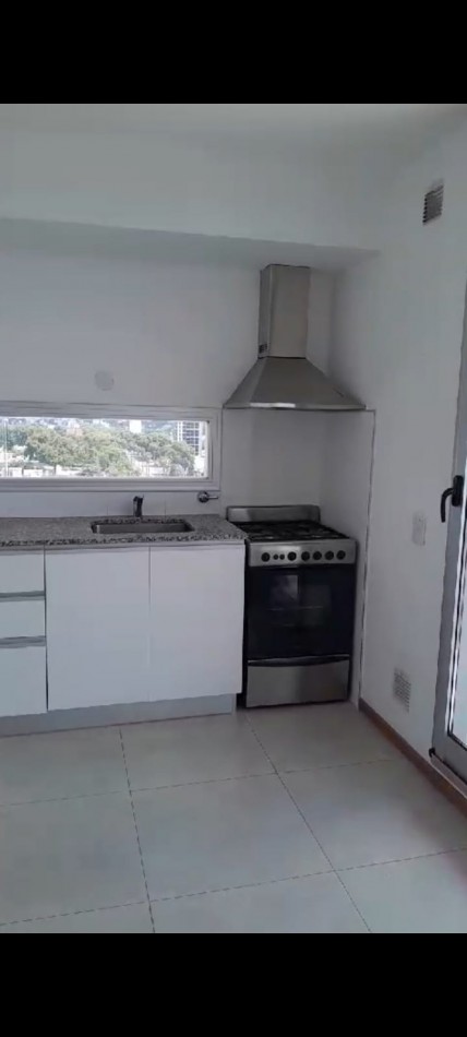 Oportunidad! Departamento un Dormitorio con cochera en el epicentro de Alberdi Bv.Rondeau 1800 Piso 12-03 Cochera Subsuelo 00-16